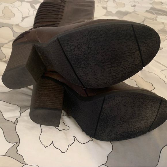 Brown boots with back lace up - Picture 3 of 6